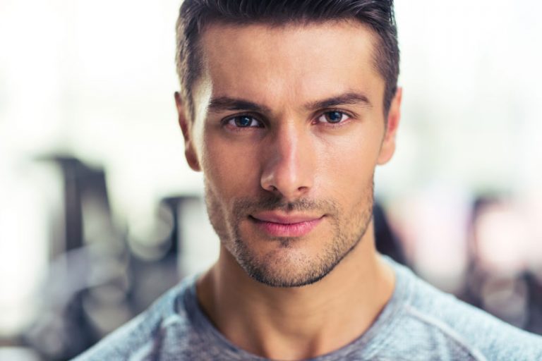 how to say very handsome in spanish to this man